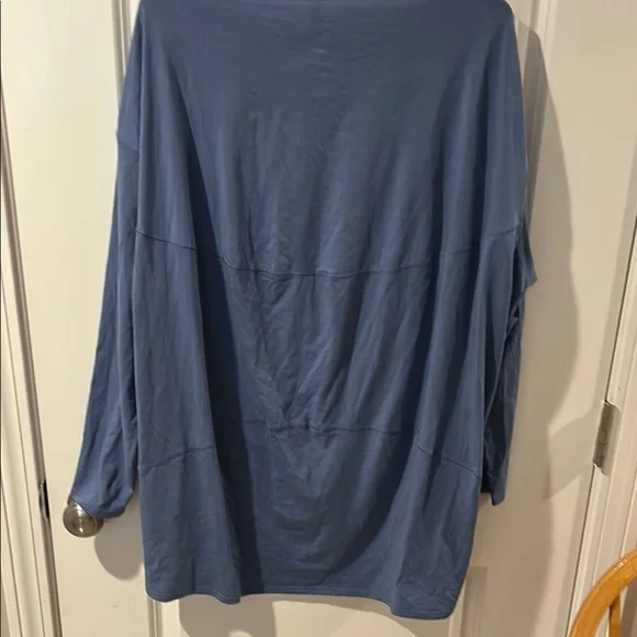 Lululemon Athletica Slate Long Sleeve Top - Picture 3 of 3